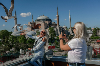 2023 yılında turizm geliri 54 milyar 315 milyon 542 bin dolar oldu