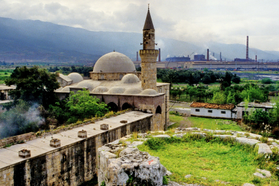 Binlerce depremzedeye yuva olan külliye yeniden turistleri ağırlıyor