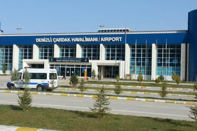 How many passengers did Denizli Çardak Airport accommodate in February?