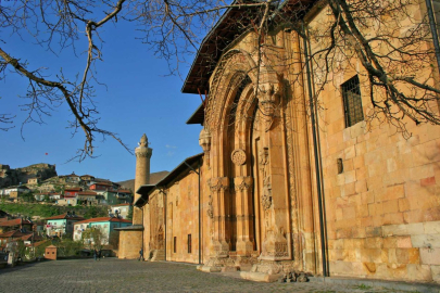 Tarih ve Mimarinin İncisi: Divriği Ulu Camii ve Darüşşifası