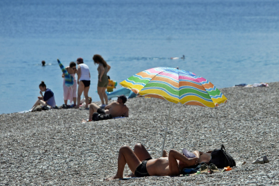 9 günlük bayram tatili Antalya'da Nisan'ı Haziran'a çevirdi