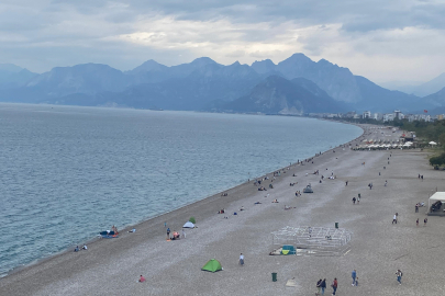 Antalya’da tatilcilere kapalı hava sürprizi