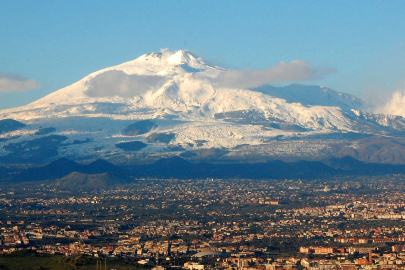 Etna Yanardağı: Doğanın Büyüleyici Gücü