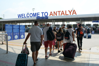 Antalya'dan yeni turist rekoru