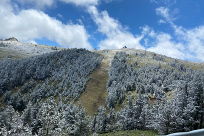 Bolu’da mayıs ortasında yağan kar hayrete düşürdü