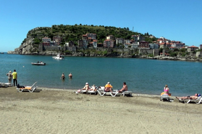 Rus turistler Amasra’ya doyamıyor