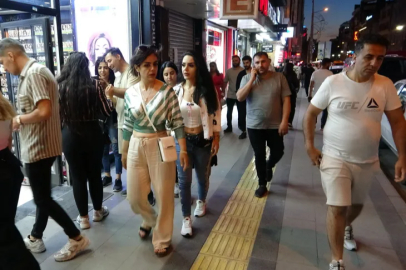 Iranian tourists are enjoying themselves in Van