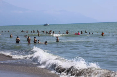 Holiday Rush in Hatay, Home to Turkey's Longest Coastline