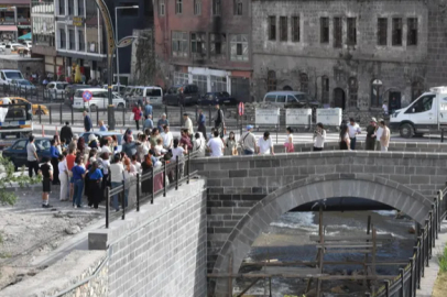 Train passengers toured the natural and historical sites of Bitlis