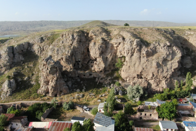 Sivas'ta 4 bin yıllık 'apartman'ın turizme kazandırılması bekleniyor