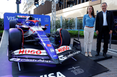 İş Bankası’ndan Visa Cash App RB Formula One takımının isim sponsoru Visa ile iş birliği