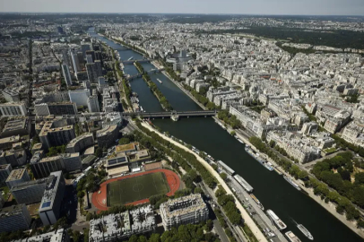 The number of reservations in Paris began to increase with the end of the Olympics