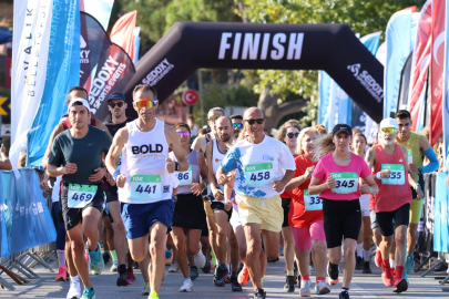 20 ülkenin sporcuları Ayvalık’taki yarı maratonda buluştu