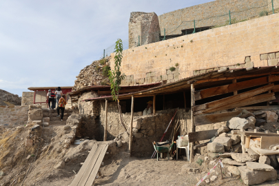 Harput Kalesi kazılarında bin yıllık “sanayi sitesi” keşfedildi.