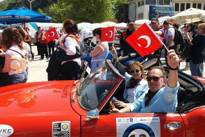 Bursa'daki klasik otomobiller 12’nci kez yola çıkıyor