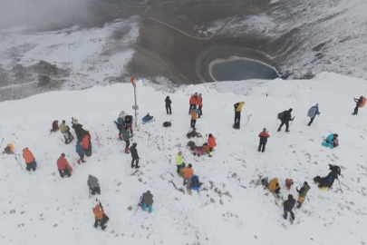 Uludağ’da Dağcıların İlk Kar Heyecanı Tipi ile Geldi