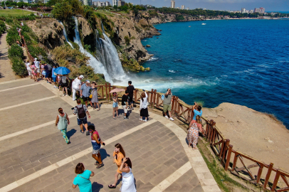 Antalya, Turizmde Ziyaretçi Artışıyla Rekora Koşuyor